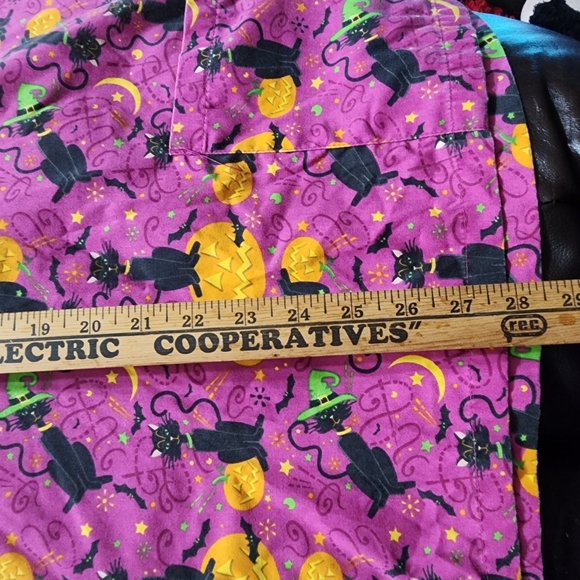 Halloween Scrub Top Women's Medium Pink Black Cat Pumpkin Nursing Medical - Picture 5 of 8